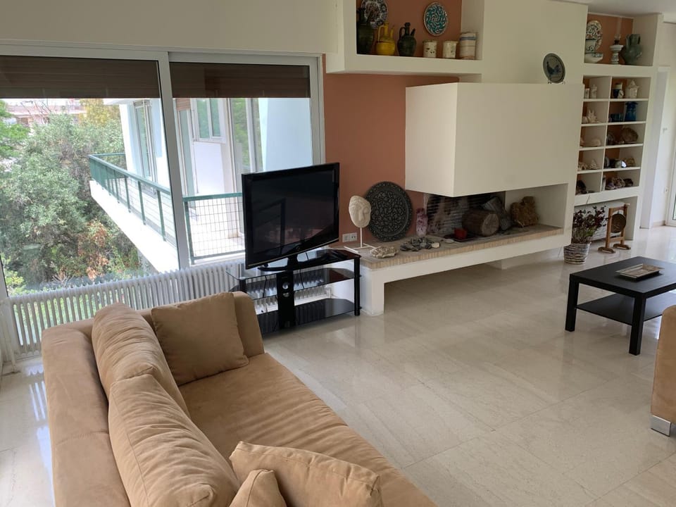 TV and multimedia, Living room, Seating area