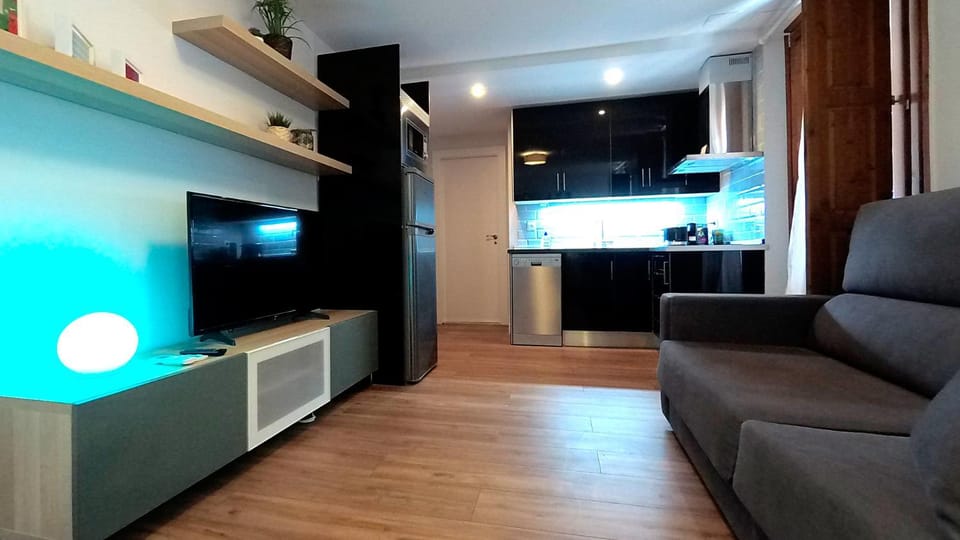 Kitchen or kitchenette, Living room