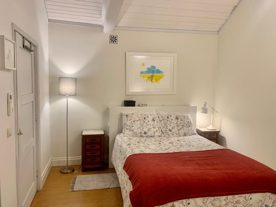 Bed, Photo of the whole room, Bedroom, Facility for disabled guests