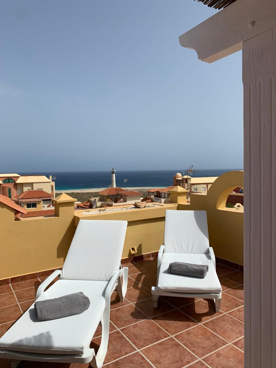 Property building, Balcony/Terrace, Sea view