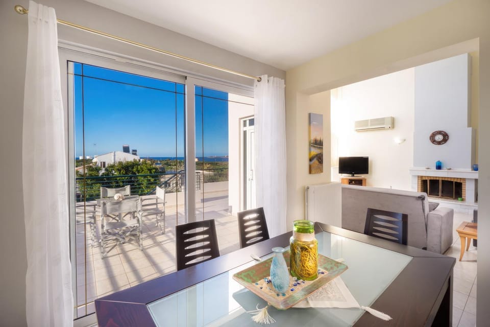 View (from property/room), Balcony/Terrace, Dining area