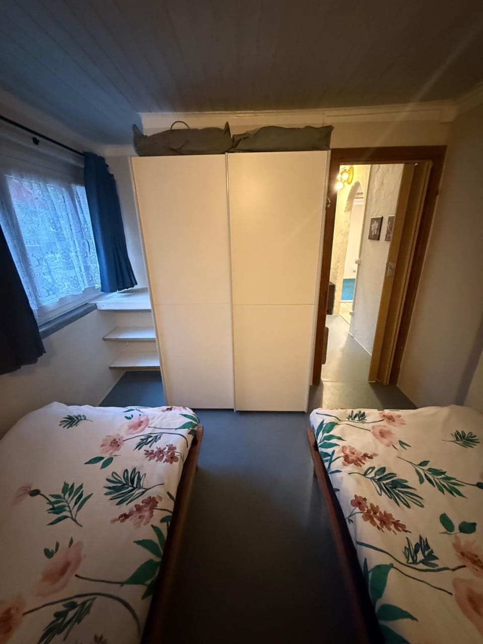 Bedroom, wardrobe