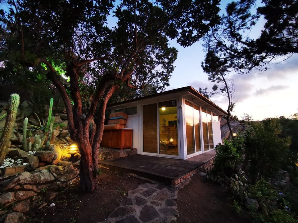 Property building, Patio, Facade/entrance