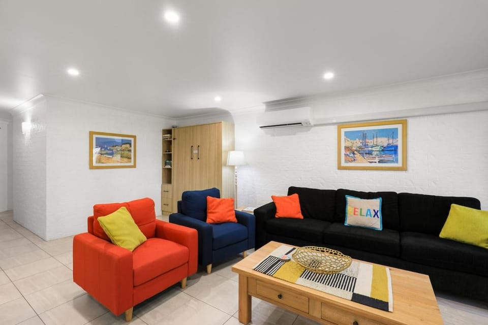 Living room, air conditioner