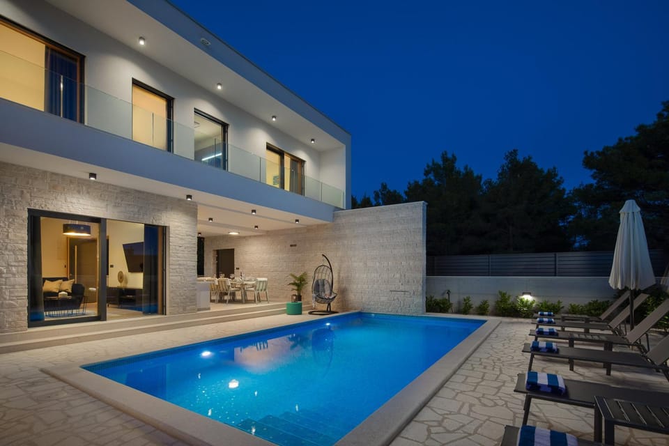 Night, Swimming pool