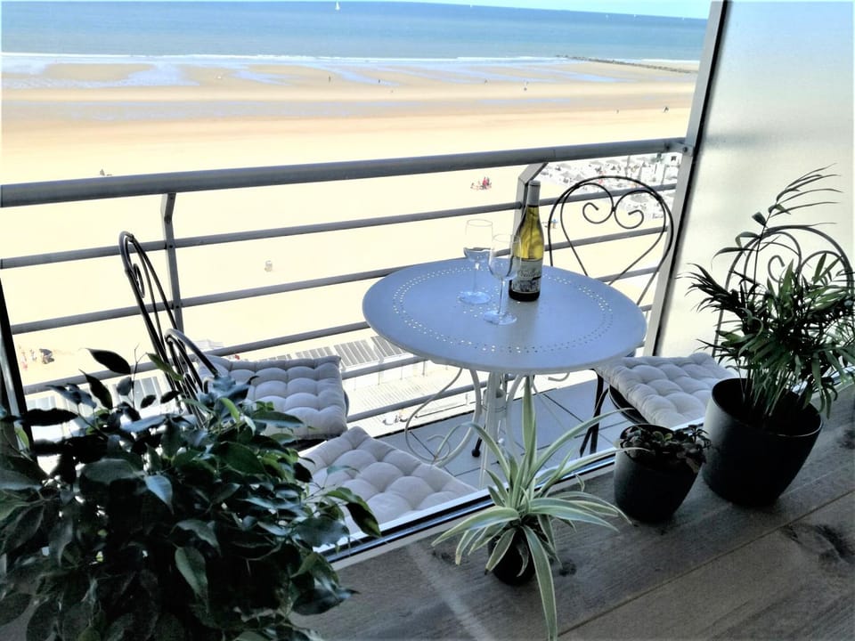 LÔ & L'Ôô Apartment in Ostend
