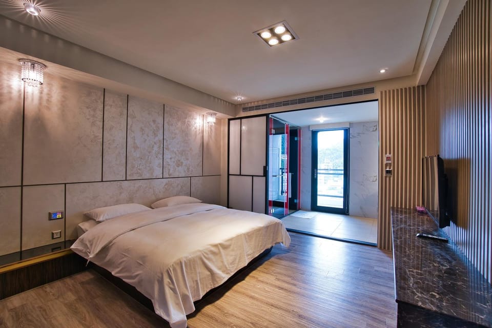 Taihe sun and the moon hostel Hotel in Taiwan, Province of China