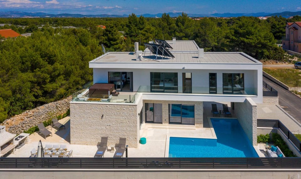 Property building, Bird's eye view