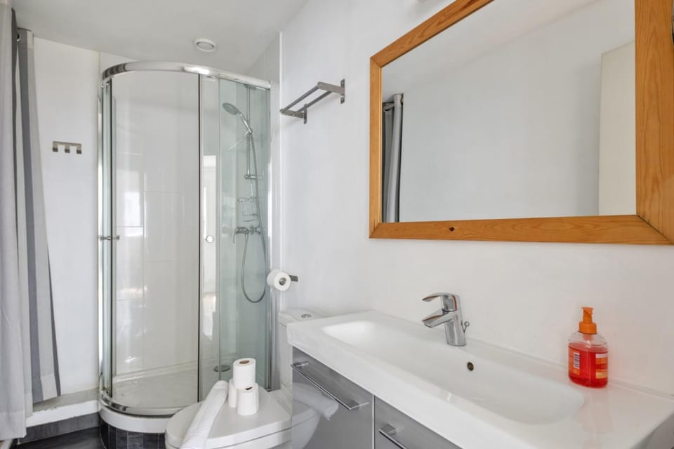 Shower, Bathroom