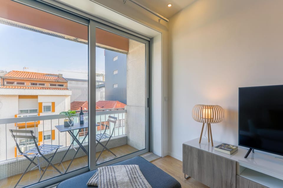Communal lounge/ TV room, TV and multimedia, Balcony/Terrace