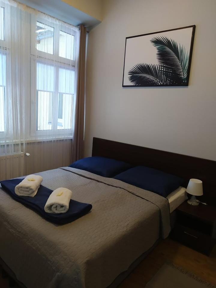 Bed, Photo of the whole room, towels