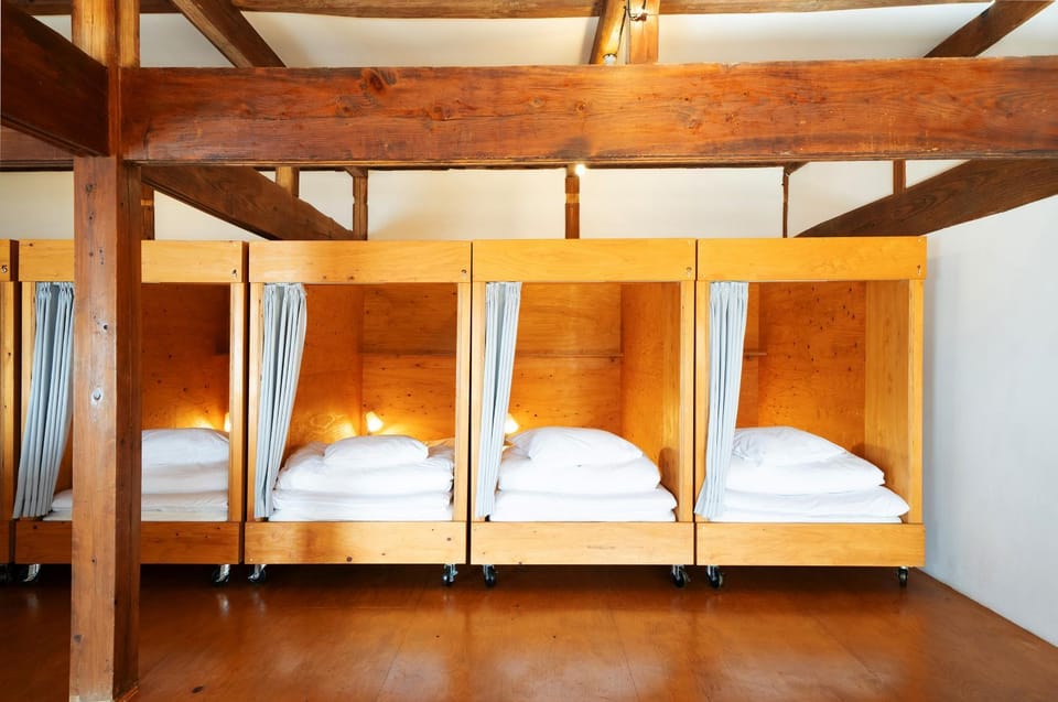 Bed, Living room