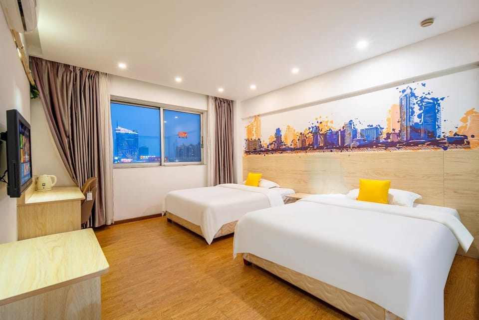 Bed, Photo of the whole room, Bedroom