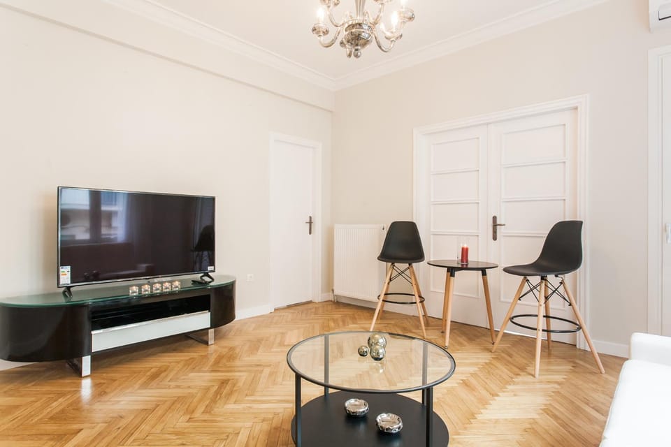 HIGHEND 2BDR Full APT/ IDEAL LOCATION (and Netflix) Apartment in Athens