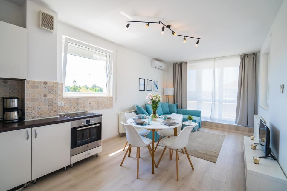 Kitchen or kitchenette, Living room, pet friendly, stove