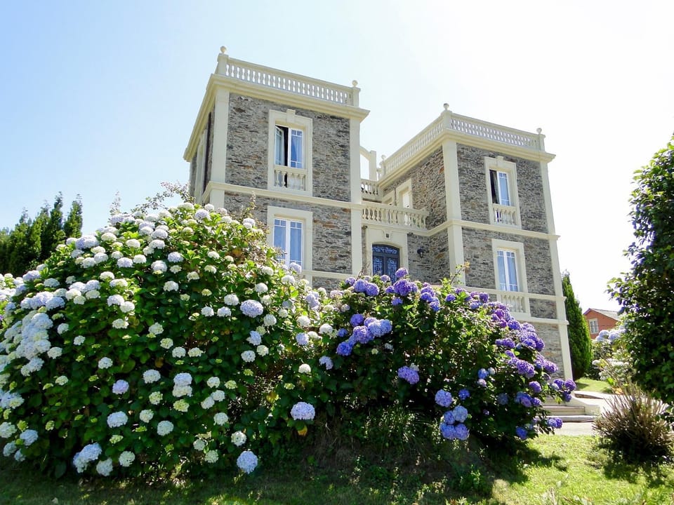 Property building, Spring, Garden