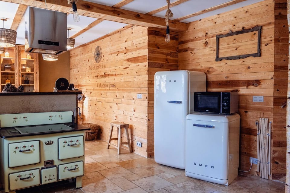 Kitchen or kitchenette, oven, stove