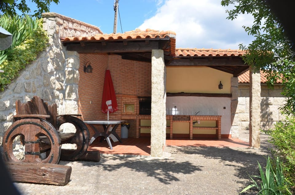 Off site, BBQ facilities, Dining area