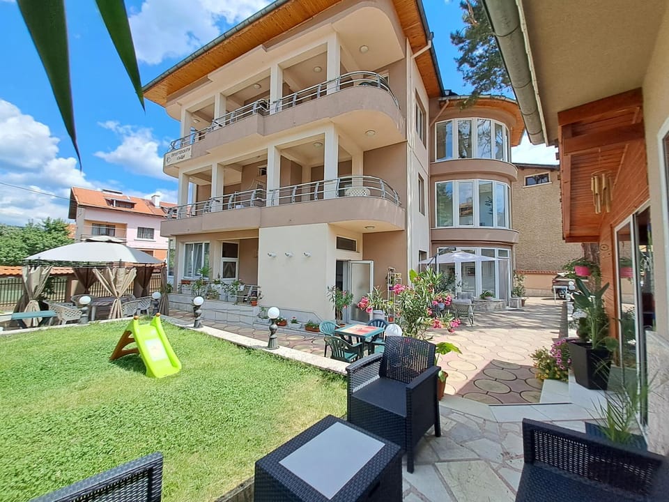 Property building, Patio, Garden, Garden, Inner courtyard view, Internal: Not applicable to any particular room