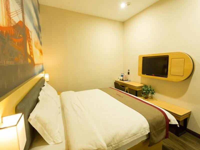 Thank Inn Chain Hotel Xi'an Weiyang District High Speed Rail North Passenger Station Hotel in Xian