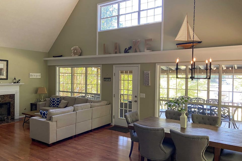 Lakefront House with Private Dock + Fire Pit! House in South Carolina