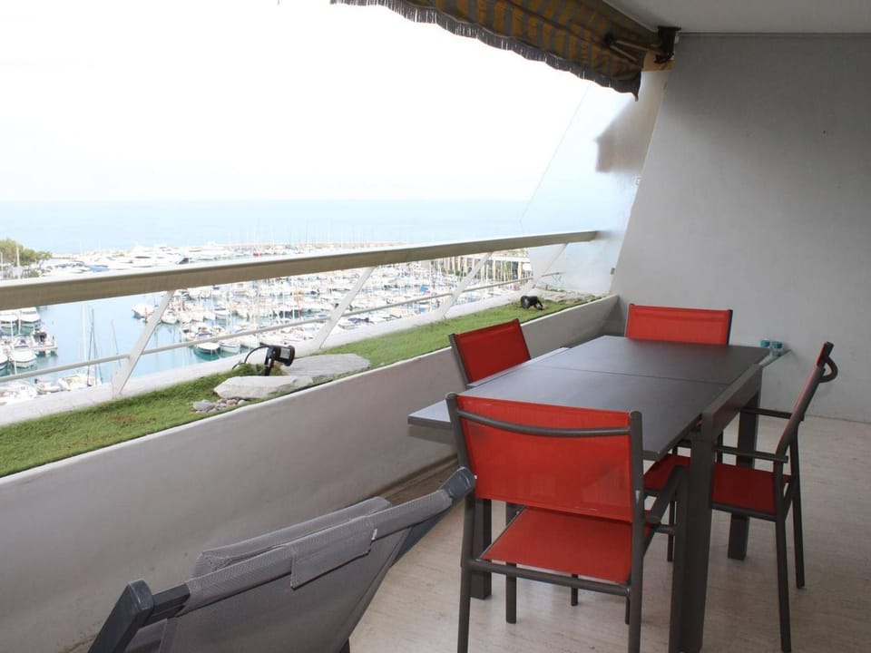 Villeneuve-Loubet : Appartement avec Terrasse, Climatisation et Garage - FR-1-252A-34 Apartment in Villeneuve-Loubet