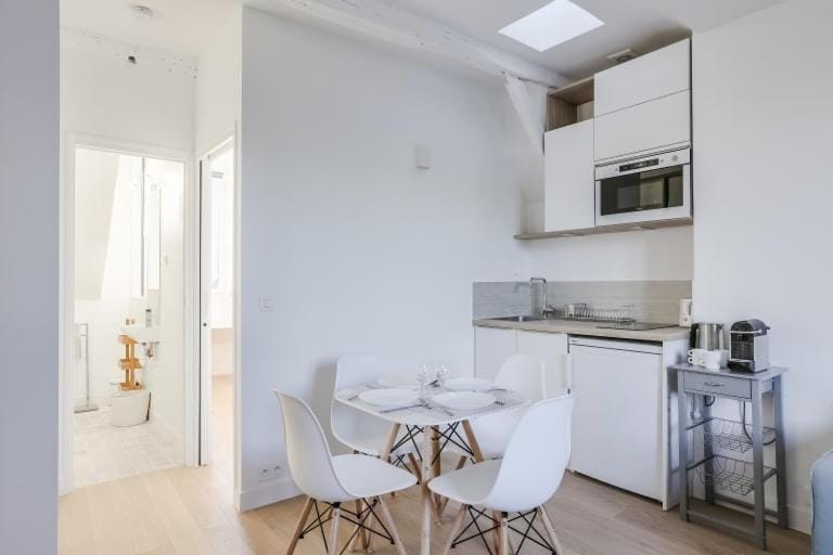 Notre-Dame de Paris Flat by GuestReady Apartment in Paris