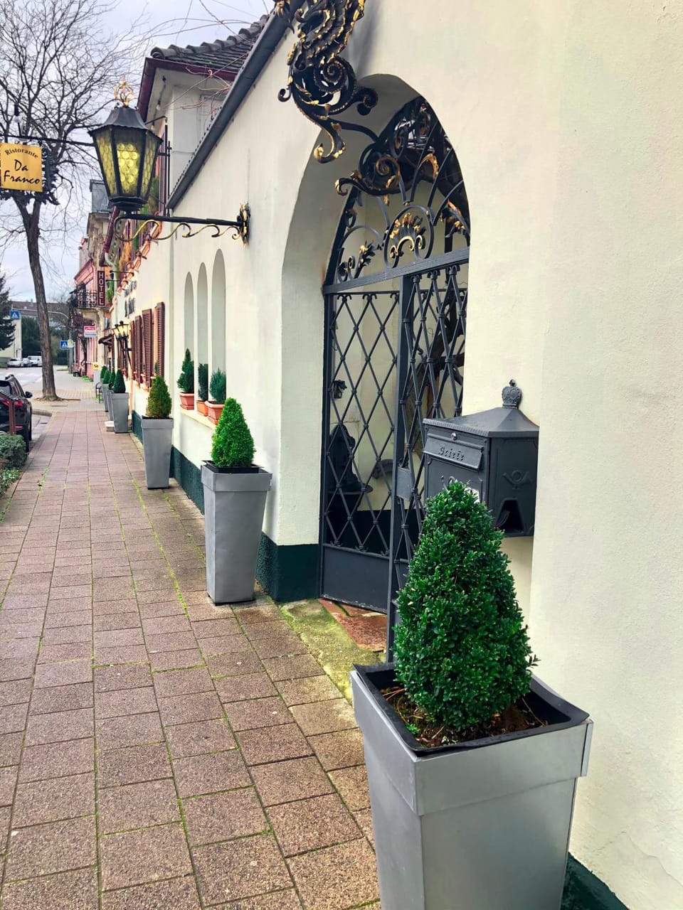 Patio, Facade/entrance