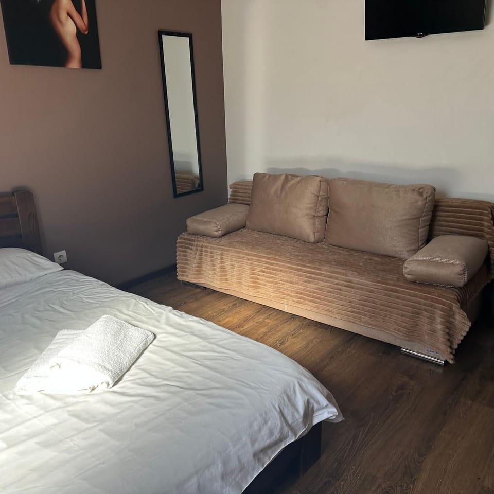 Апартаменти на площі Митній в центрі Львова Apartment in Lviv