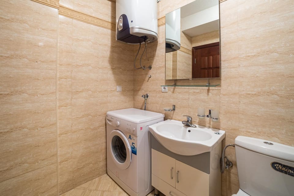 Toilet, Bathroom, washing machine