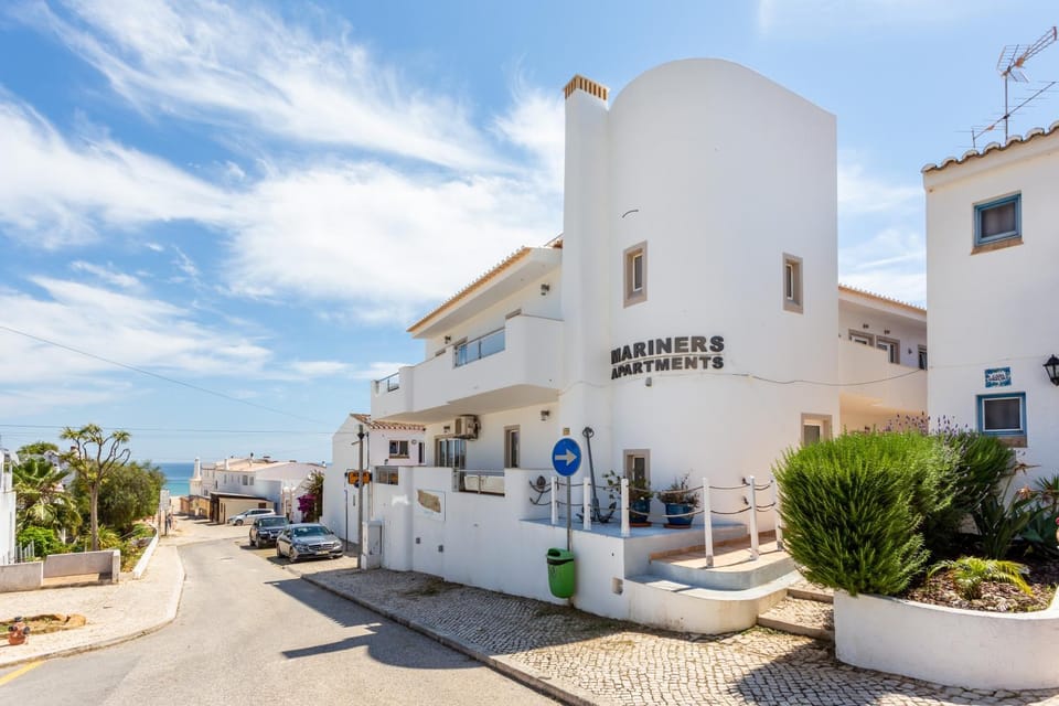 Sea view, Street view