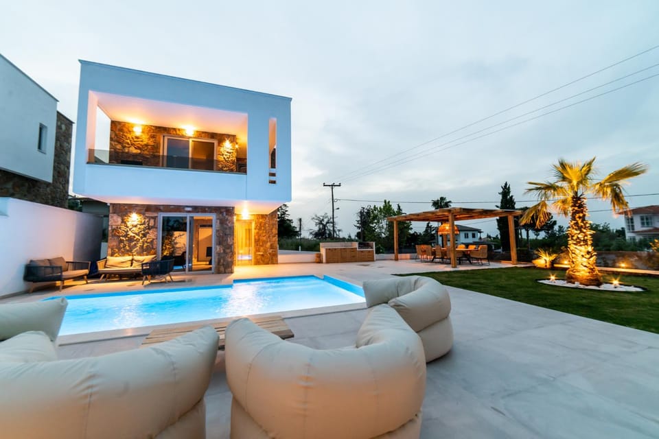 Achinos Luxury Accomodation- Pefkochori Chalkidiki Villa in Halkidiki