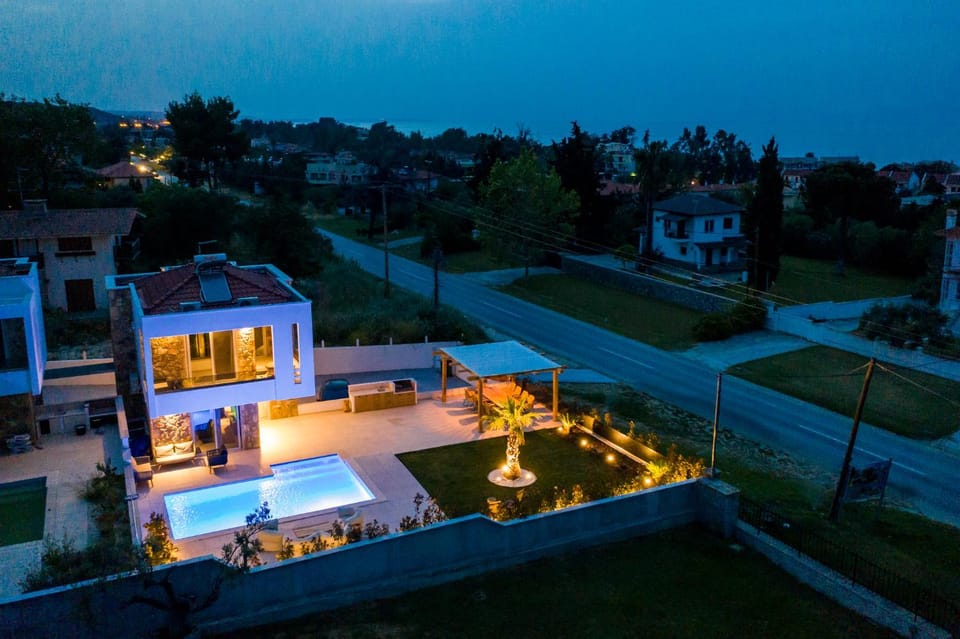Achinos Luxury Accomodation- Pefkochori Chalkidiki Villa in Halkidiki