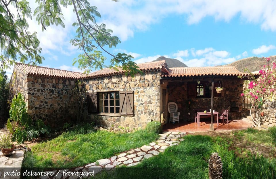 Patio, Facade/entrance, Garden