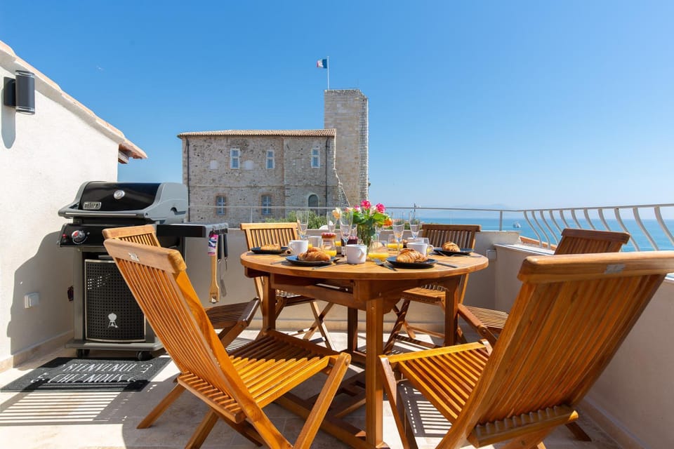 MAISON PICASSO - Jacuzzi, vue, terrasse for 6 Villa in Antibes