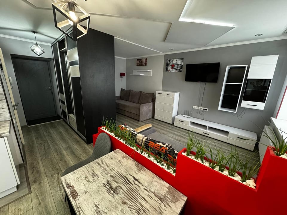 TV and multimedia, Seating area, Dining area