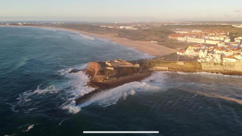 Mare Cheia: Beach and Surf Apartment 2 Apartment in Peniche