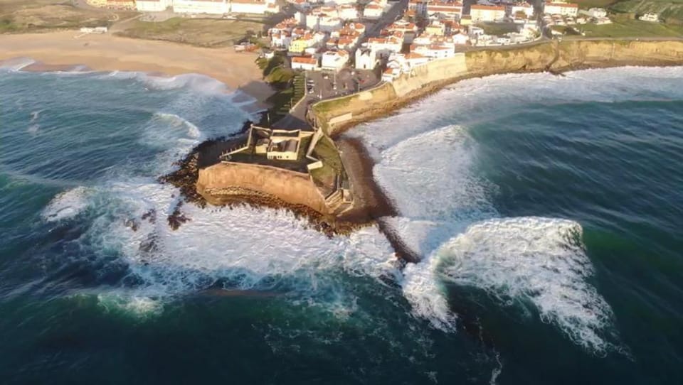 Mare Cheia: Beach and Surf Apartment 2 Apartment in Peniche