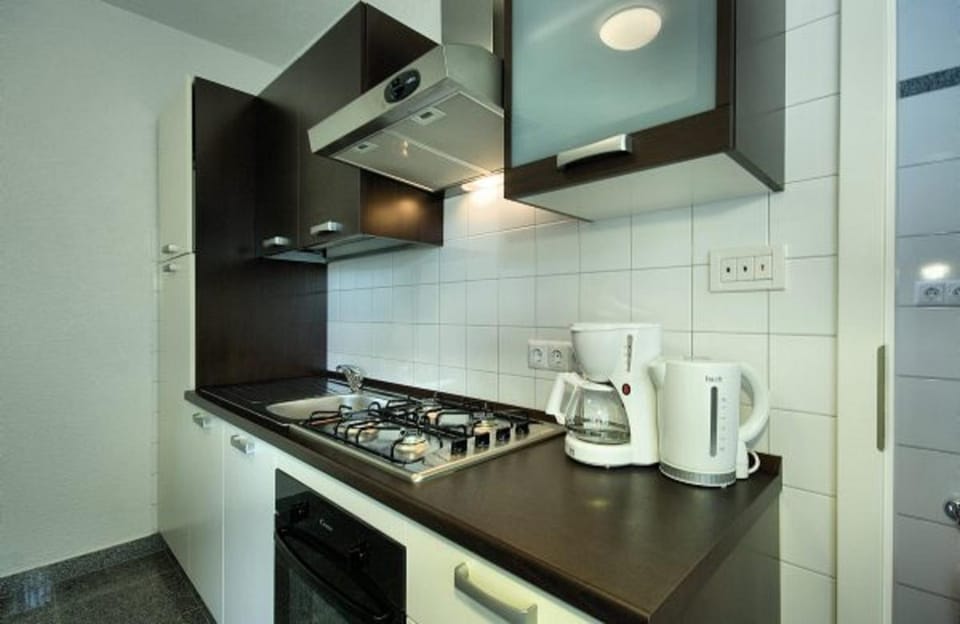 Coffee/tea facilities, Kitchen or kitchenette
