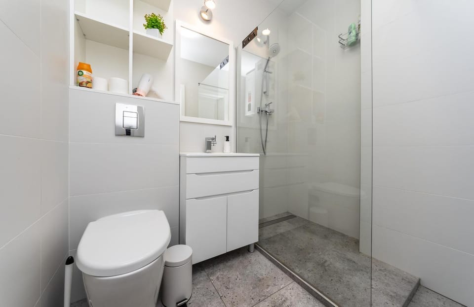 Квартира в ЖК Лебединый, Ревуцкого 40 В, метро Харьковская Позняки Apartment in Kiev City - Kyiv
