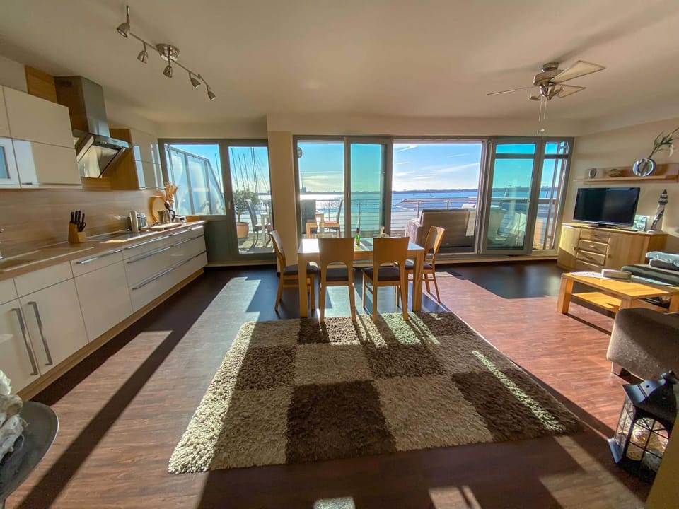 Natural landscape, Kitchen or kitchenette, Living room, Seating area, Dining area, Sea view, minibar, stove