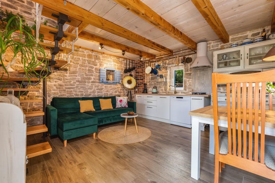 Rustical Holiday Resort Olea House in Split-Dalmatia County