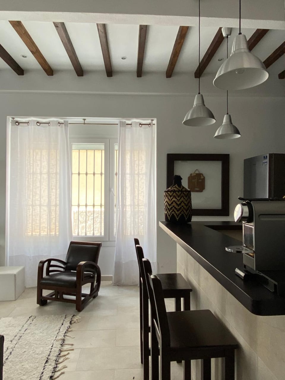 Kitchen or kitchenette, Lounge or bar