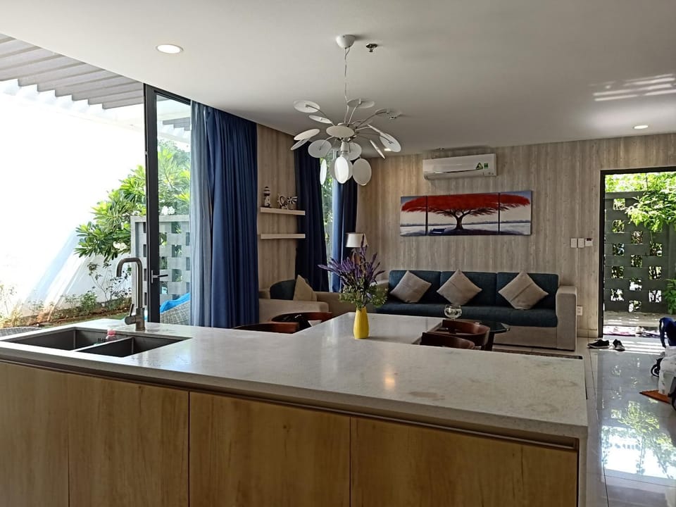 Kitchen or kitchenette, Communal kitchen