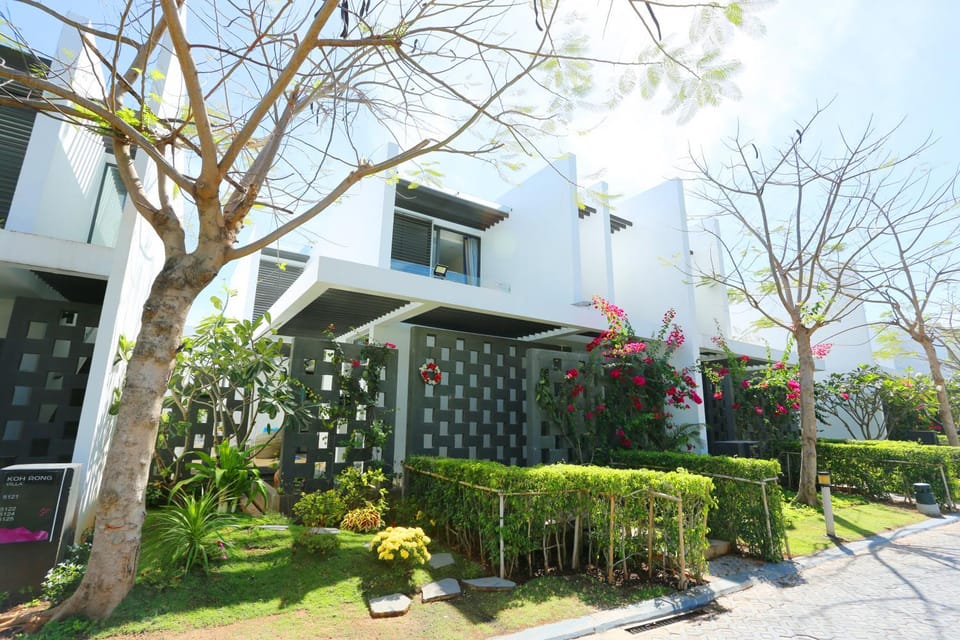 Property building, Garden