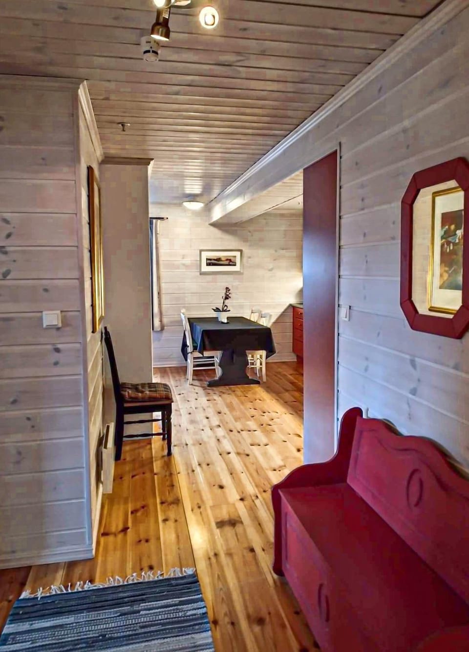 Kitchen or kitchenette, Seating area