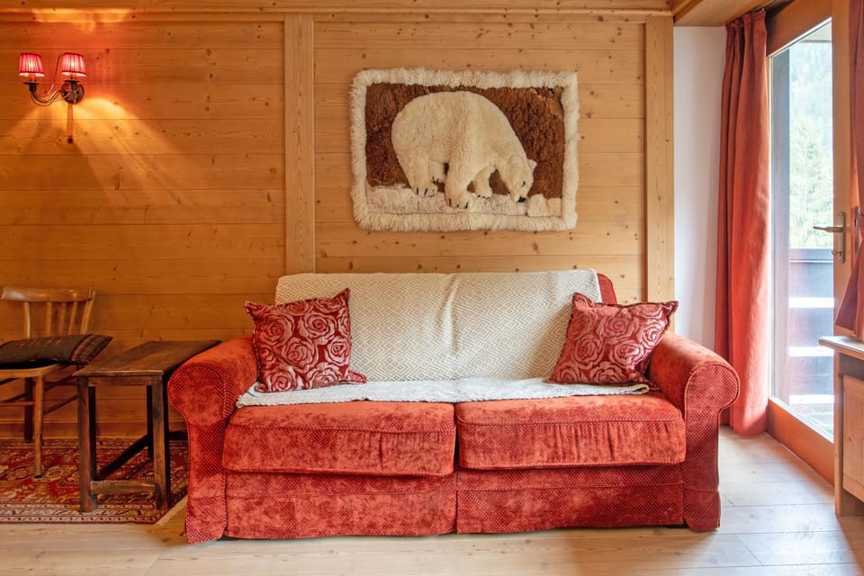 Lounge or bar