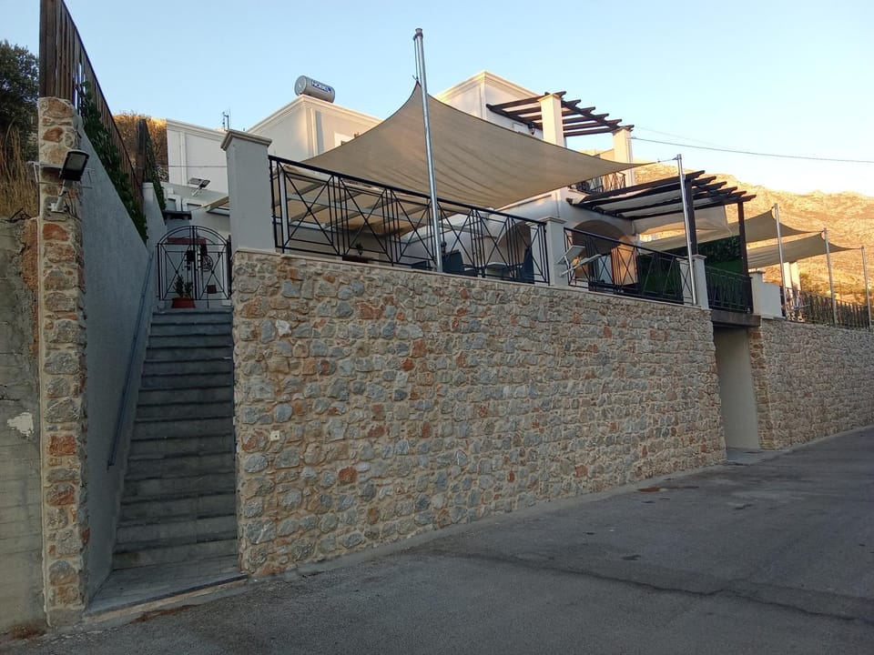 Property building, Day