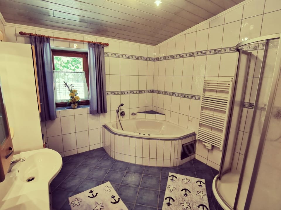 Hot Tub, Bathroom, Bath