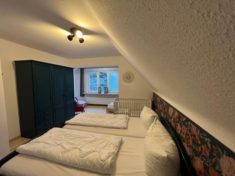 Bed, Photo of the whole room, Bedroom